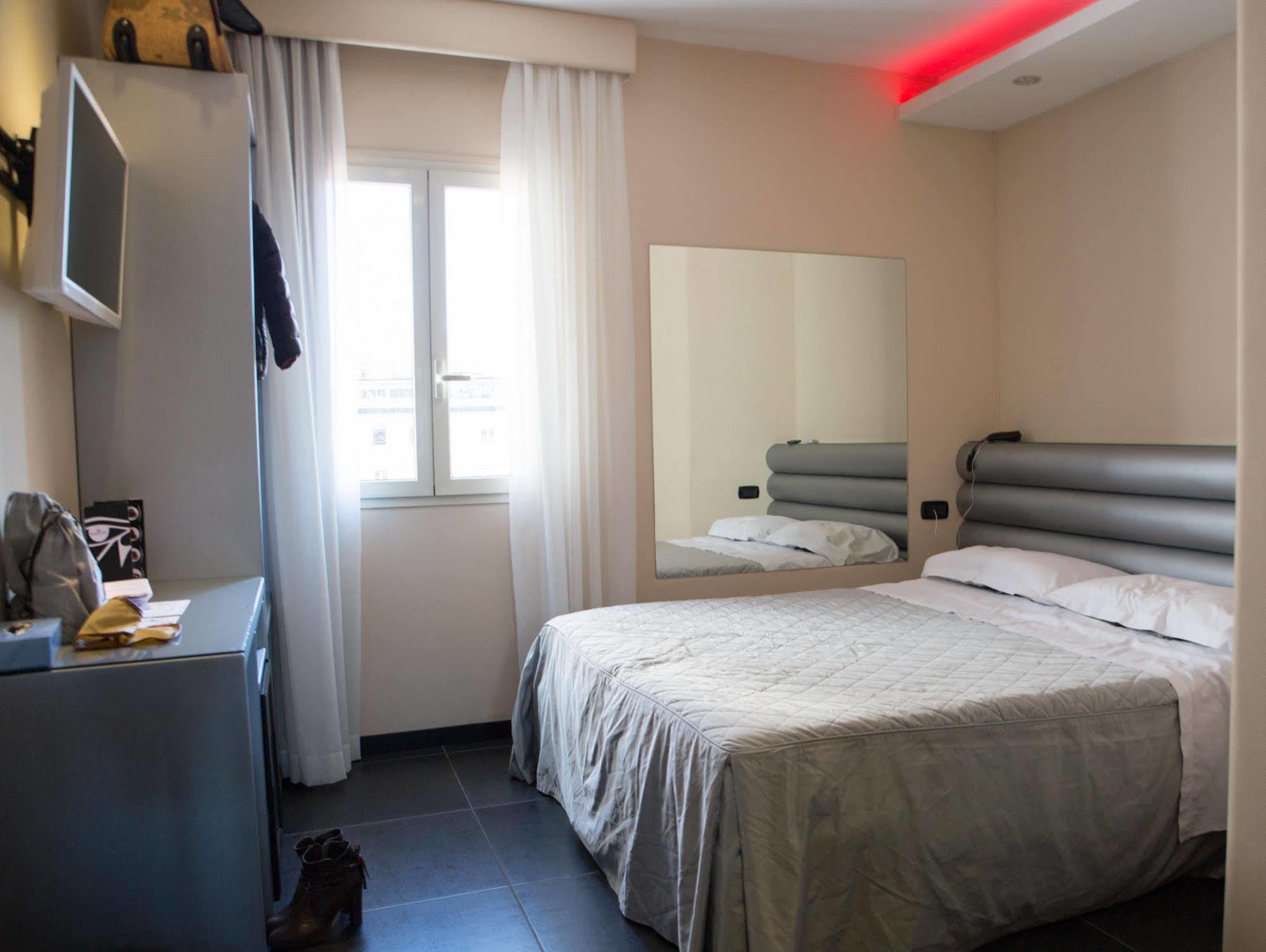 נאפולי Kleopatra Design Hotel מראה חיצוני תמונה